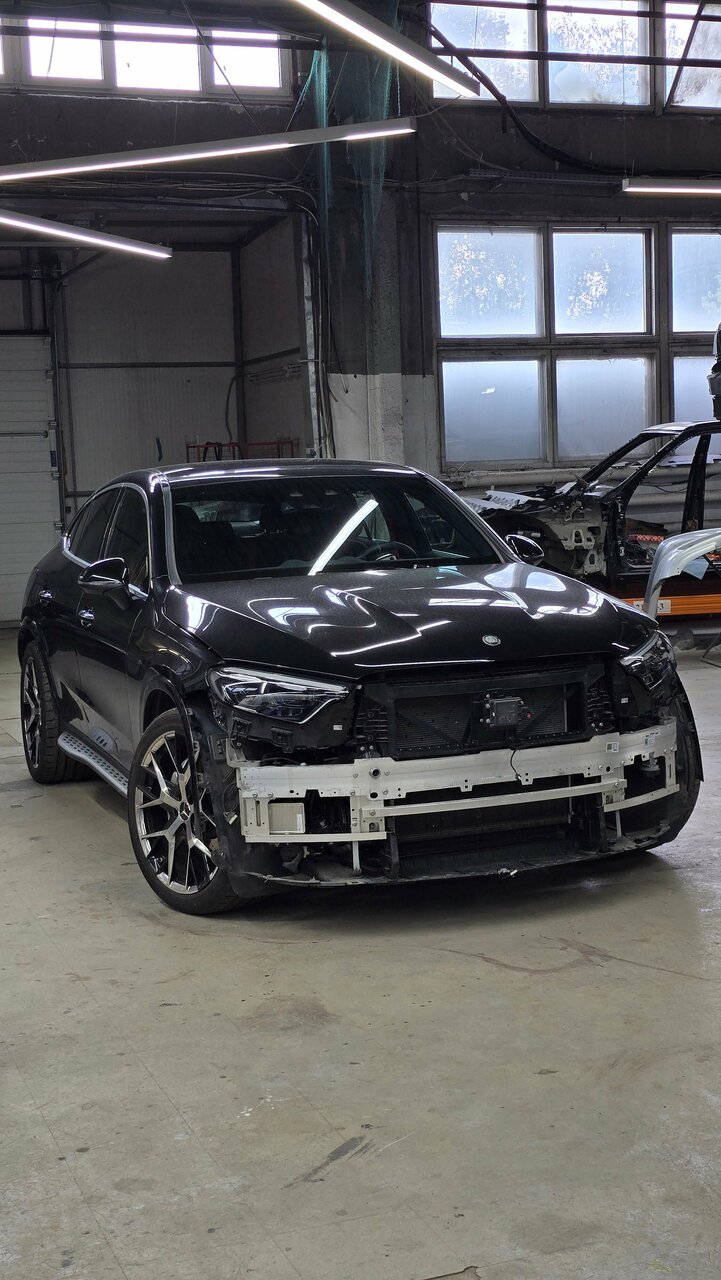 Автомобиль на этапе сборки после ремонта